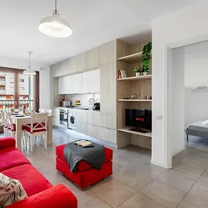 sarca-11th-floor.italymilanhotels.net/