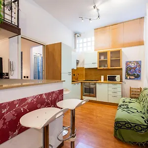 navigli-toy-artistic-apartment.italymilanhotels.net/